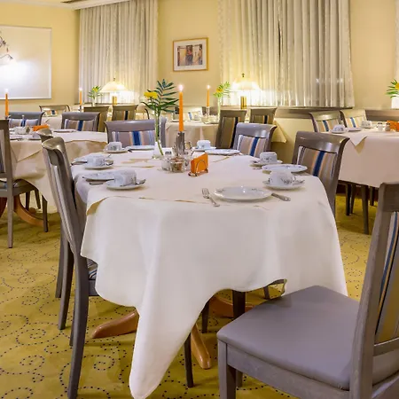 Central Hotel Hotell 4*