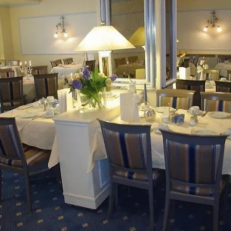 Central Hotel Hotell 4*