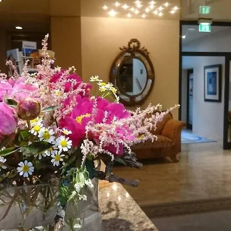 Central Hotel
