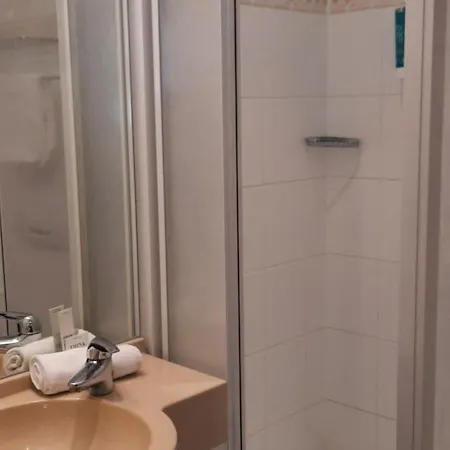 Central Hotel 4*