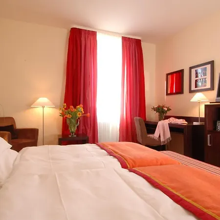 Central Hotel