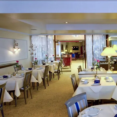 Central Hotel 4*