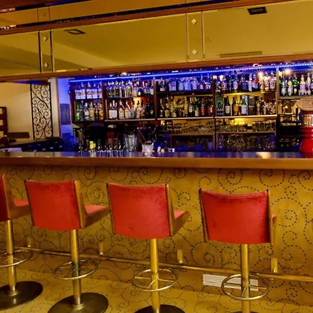 Central Hotel Отель Фрайбург