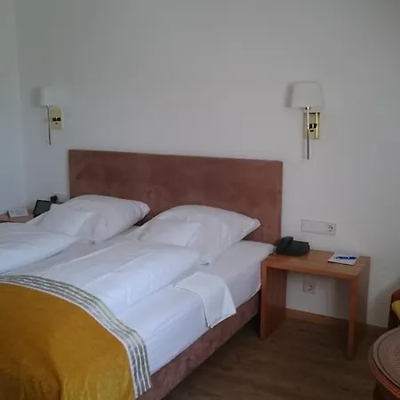 Central Hotel 4*