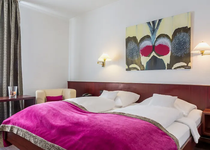 Central Hotel Freiburg 4*