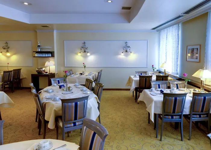 Central Hotel Hotel 4*